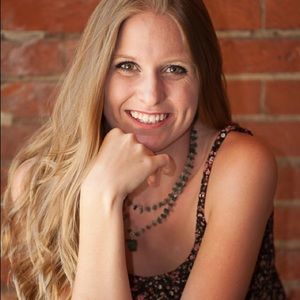 Meet your Posher, Natasha Corinne✨